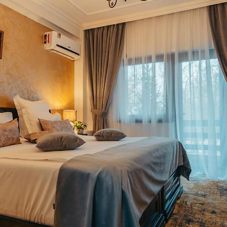 Curtea Domneasca Hotel Vaslui Exterior foto